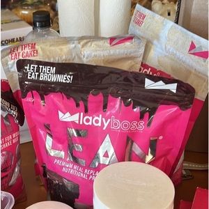 2 bags Ladyboss brownie batter protein